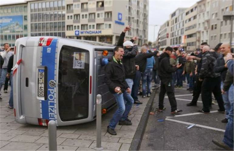 Συγκρούσεις ισλαμιστών στους δρόμους της Γερμανίας φοβούνται οι μυστικές υπηρεσίες