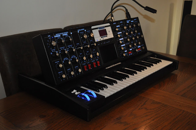 MATRIXSYNTH: Minimoog Voyager Electric Blue Edition SN EB1371