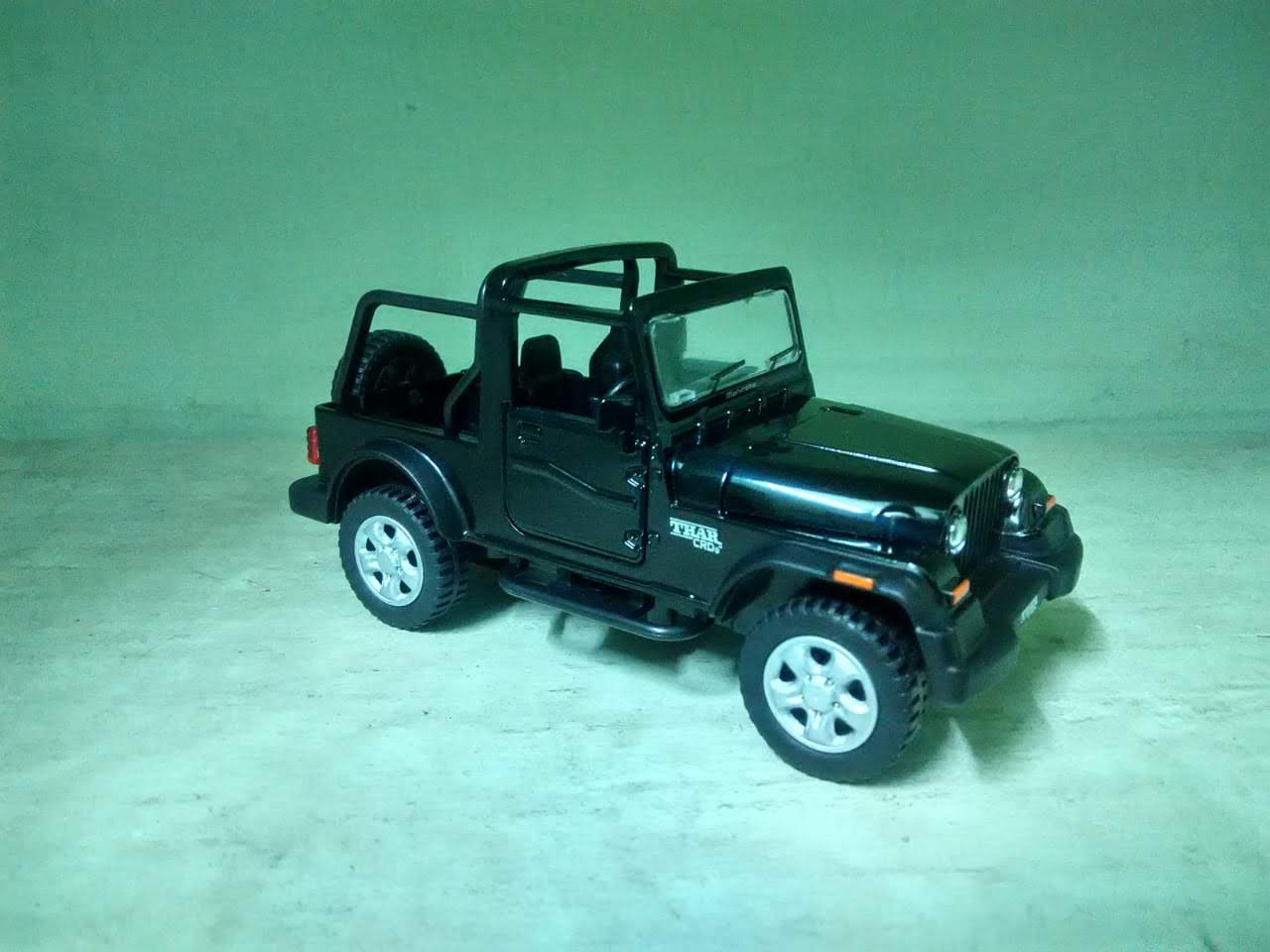 Amit's Scale Model Garage: 2017 MAHINDRA THAR (1:32 UNKNOWN MANUFACTURER)