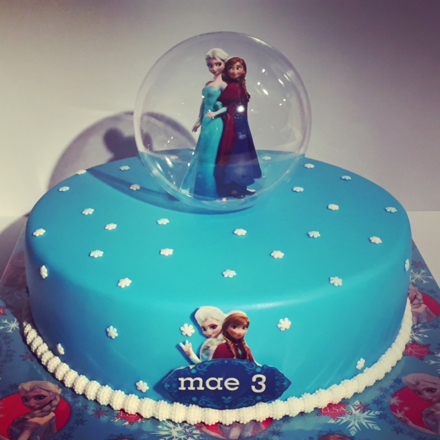 Betere Taarten; Gemaakt door Jonne: Anna en Elsa Frozen taart / Anna and PL-04