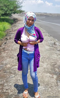 Keluarin Toket Dari Baju Saat Di Luar Rumah Nekat Banget Jadi Yang Tersexy Net