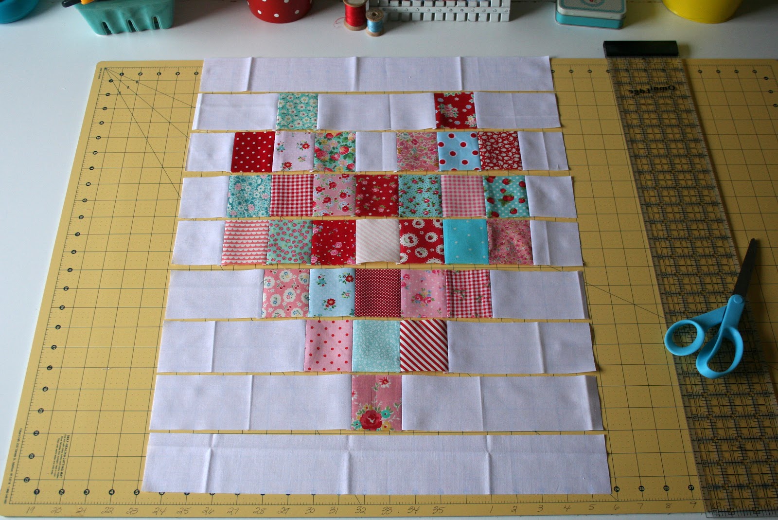 lovely-little-handmades-easy-patchwork-heart-pillow-tutorial