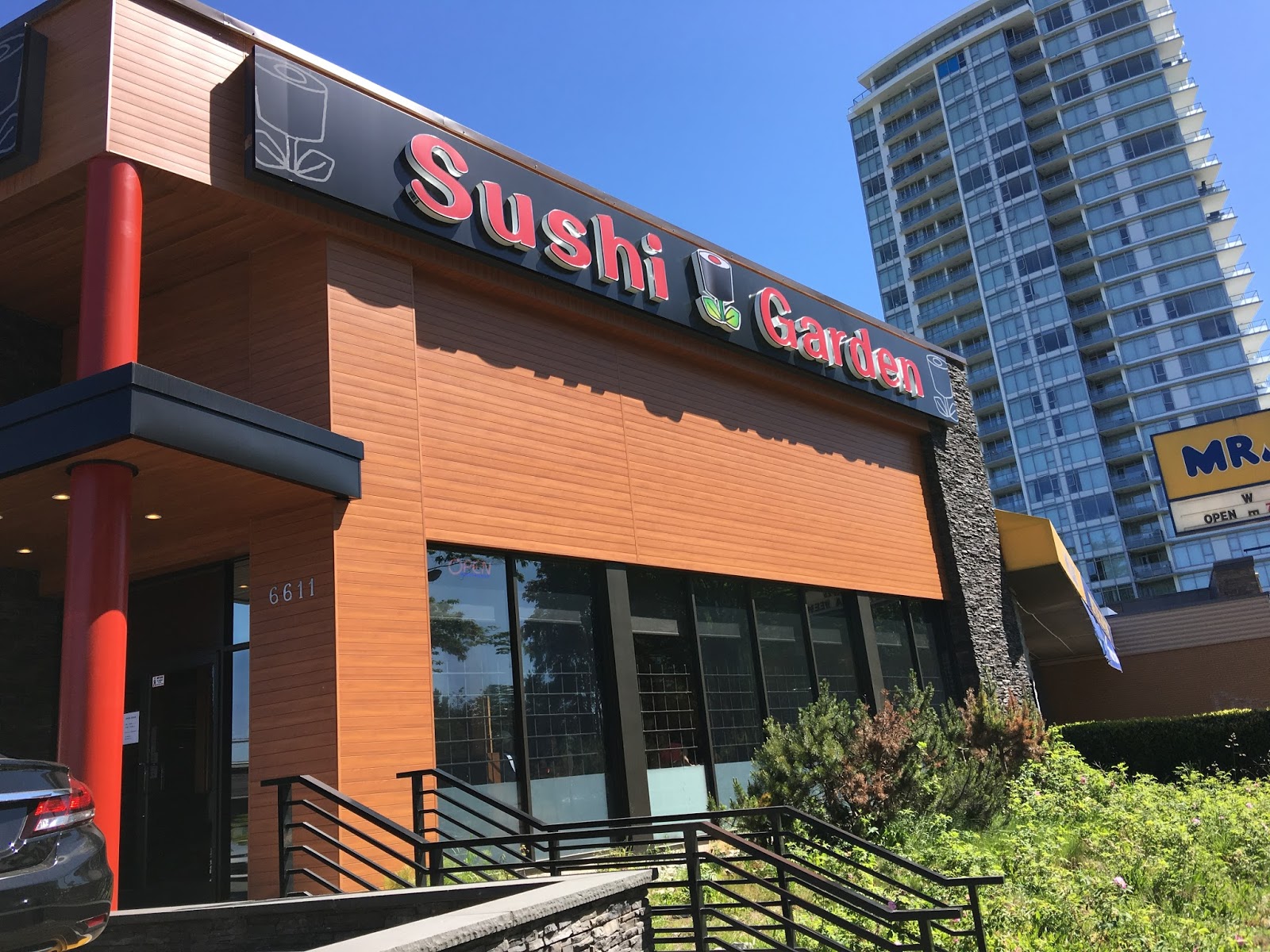 溫哥華的甜鹽巴小姐 Burnaby日本料理Sushi Garden Kingsway新分店。