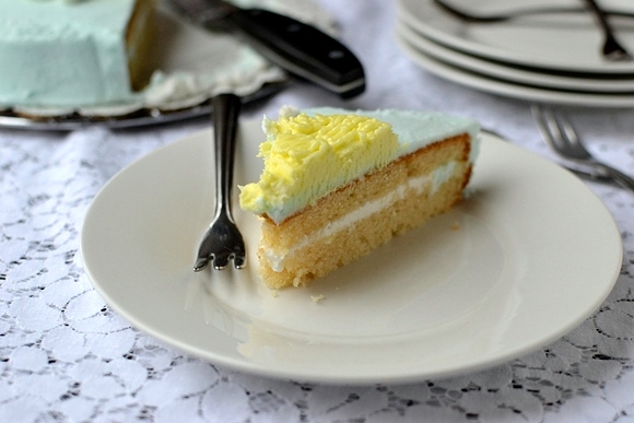 Eggless Vanilla Cake using Yogurt