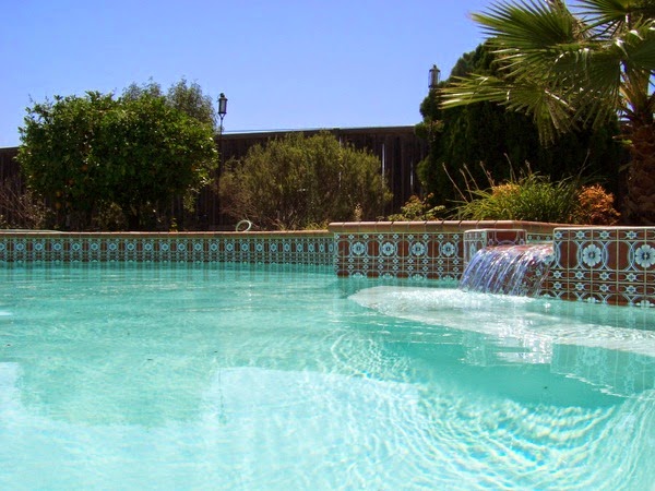 Repair the pool tile