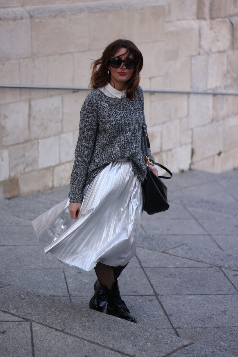 THE DREAM IS PARIS How to wear silver pleated skirt una