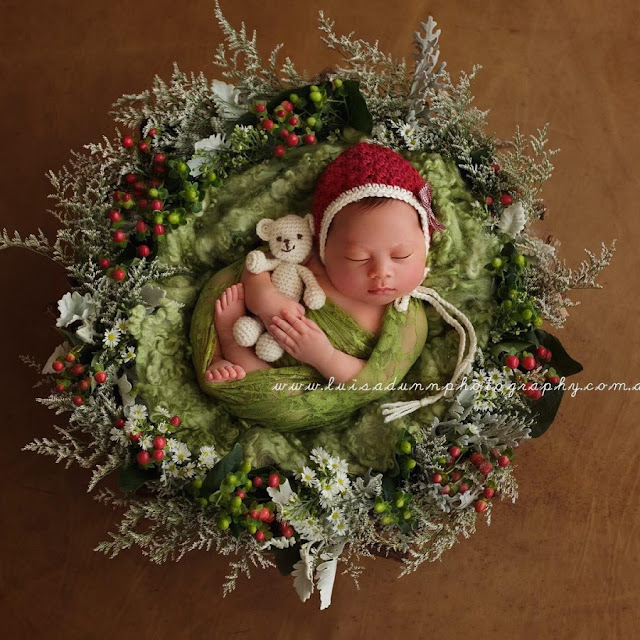 Baru Saja Lahir, Begini Cara Bayi Mungil Merayakan Natal Pertama Mereka Baru Saja Lahir, Begini Cara Bayi Mungil Merayakan Natal Pertama Mereka