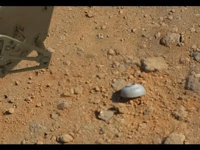 Alien artefacts on Mars like a dish