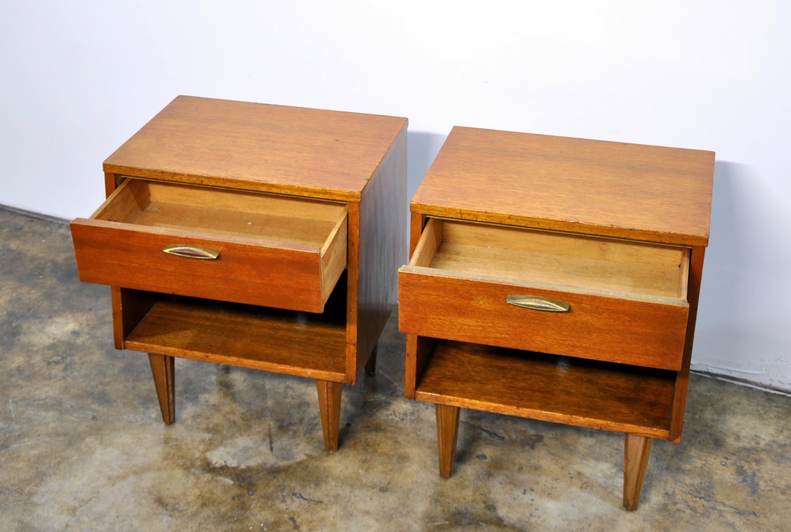 Mid Century Modern Night Stands Images