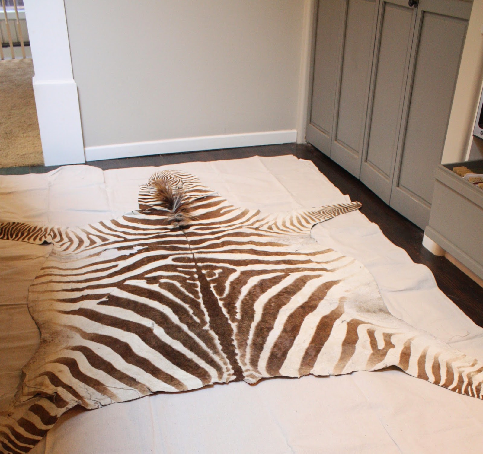 My Sweet Savannah 15 DIY faux zebra rug{thrifty thursday}