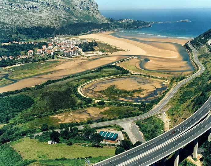 ORIÑON Y SONABIA PUEBLOS CON ENCANTO: Pueblo y playa de Oriñon