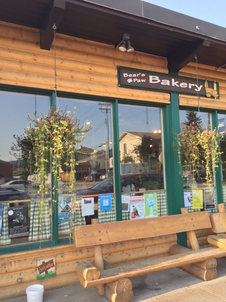 Mimi's Cake Tour Bear's Paw Bakery [International Correspondent]