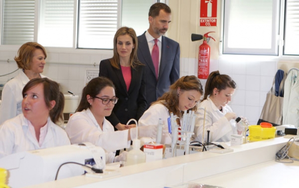 King and Queen of Spain today presided over the inauguration of the Training Course 2014/2015 in the Secondary School “Cidacos Valley” of the Rioja town of Calahorra
