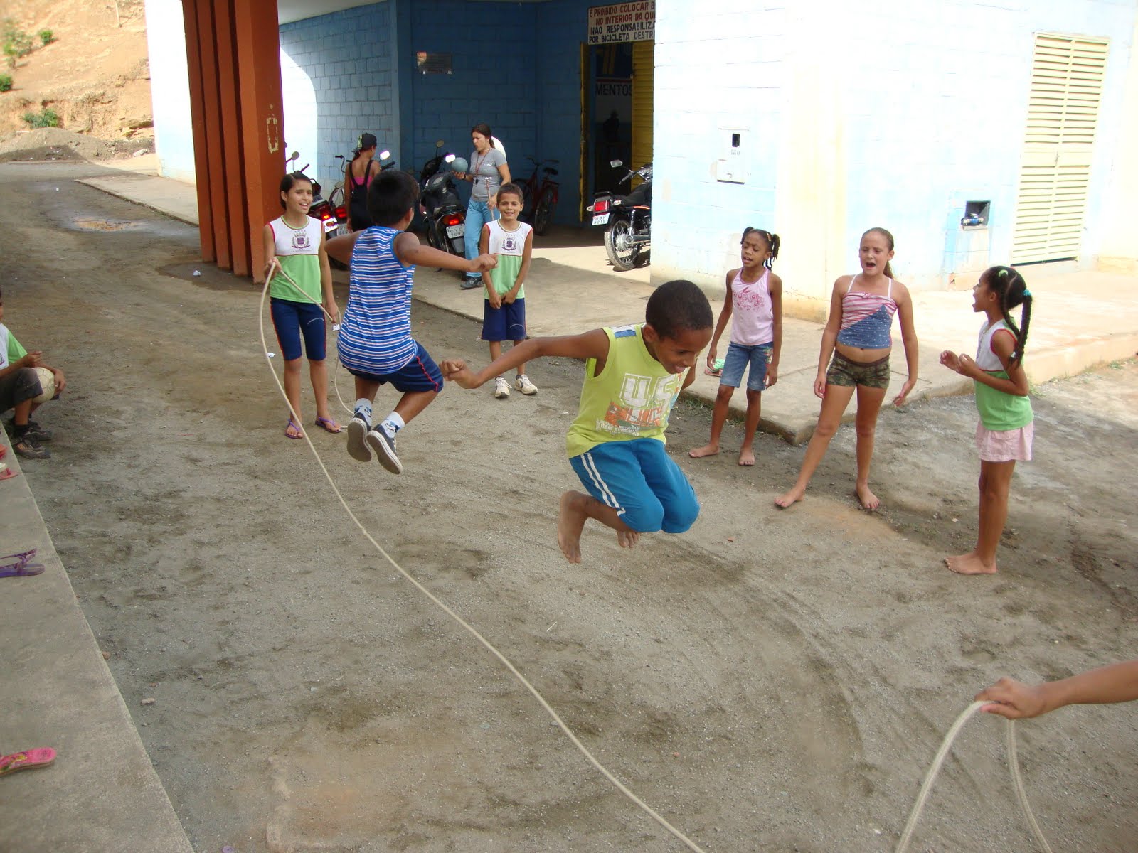 formAção: Jogos, brinquedos e brincadeiras de rua