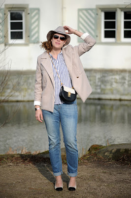http://seaofteal.blogspot.de/2016/03/signs-of-spring-stripes-beige-5-facts.html