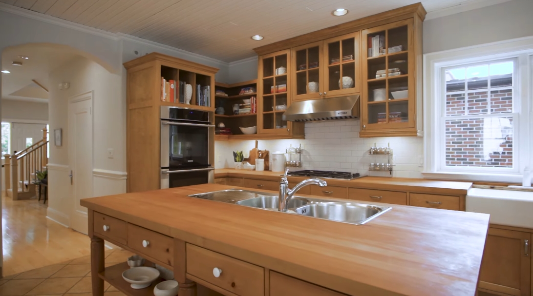 30 Photos vs. 35 Glengrove Ave W, Toronto Interior Design Luxury Home Tour
