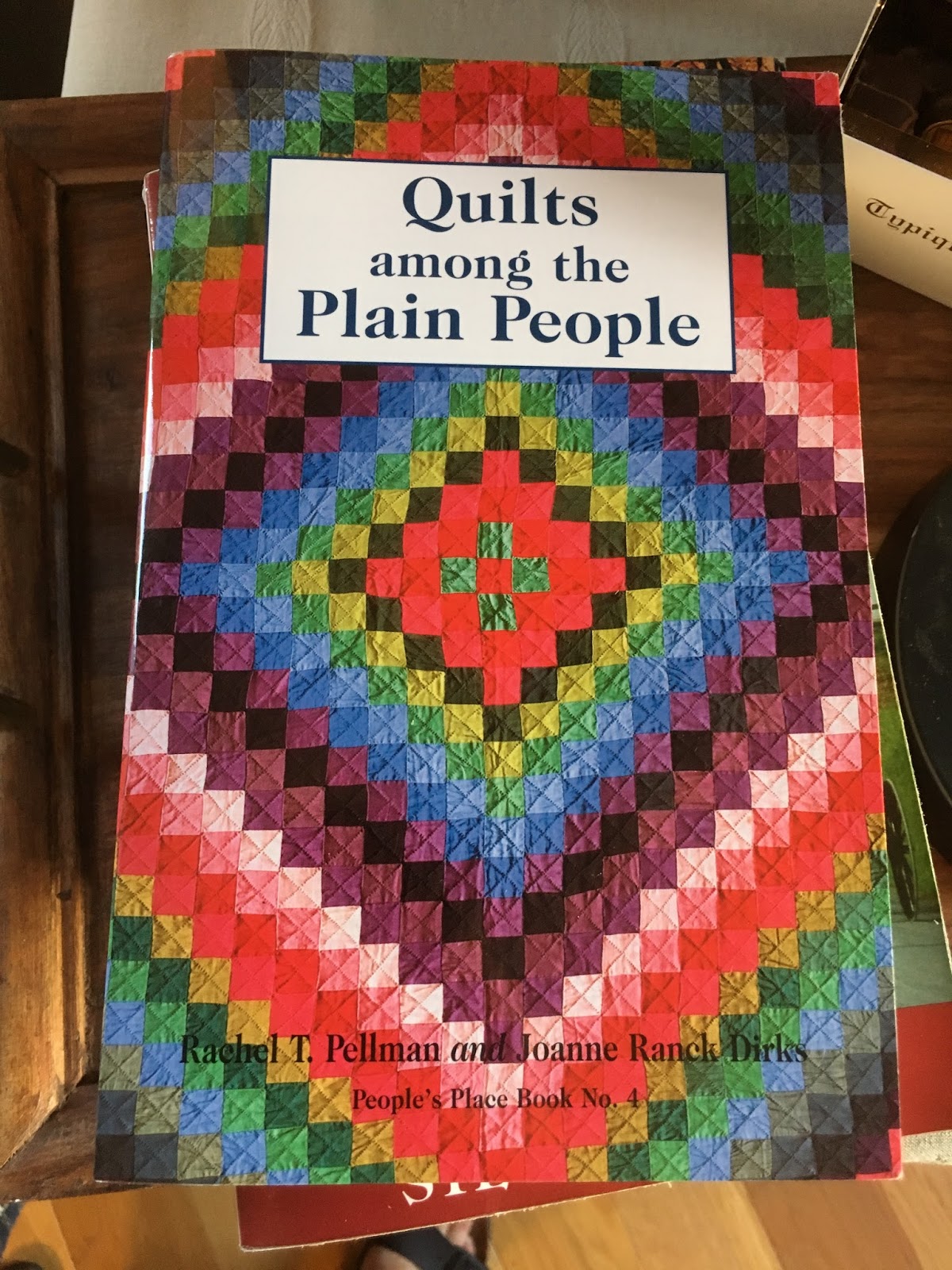 A traditional handquilting class.