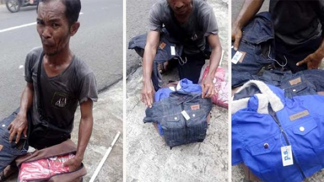 Meski Kaki Pincang Dan Ekonomi Sulit, Penjual Jaket Keliling Ini Selalu Shalat Berjamaah Tepat Waktu