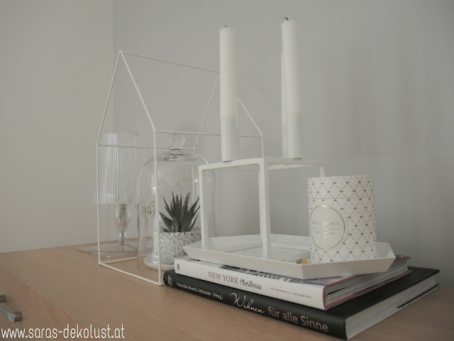 SARAS Dekolust: Juli Shelfie SARAS Dekolust: Juli Shelfie
