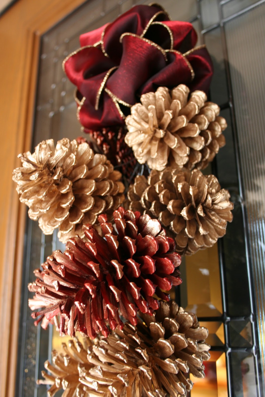 DIY180 Merry Christmas & Pine Cone Swag