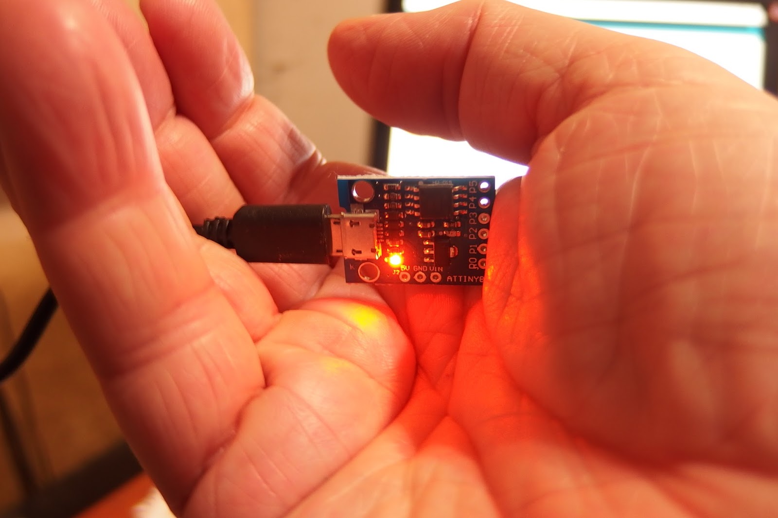 HiTechFromLoTech ATtiny85 Microcontroller first impressions excellent