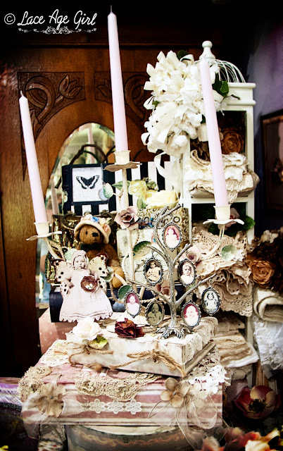 Baby photo tree athttps://lace-age-girl.blogspot.com/2018/12/vintage-baby-photo-frame-trees.html https://lace-age-girl.blogspot.com/2018/12/vintage-baby-photo-frame-trees.html