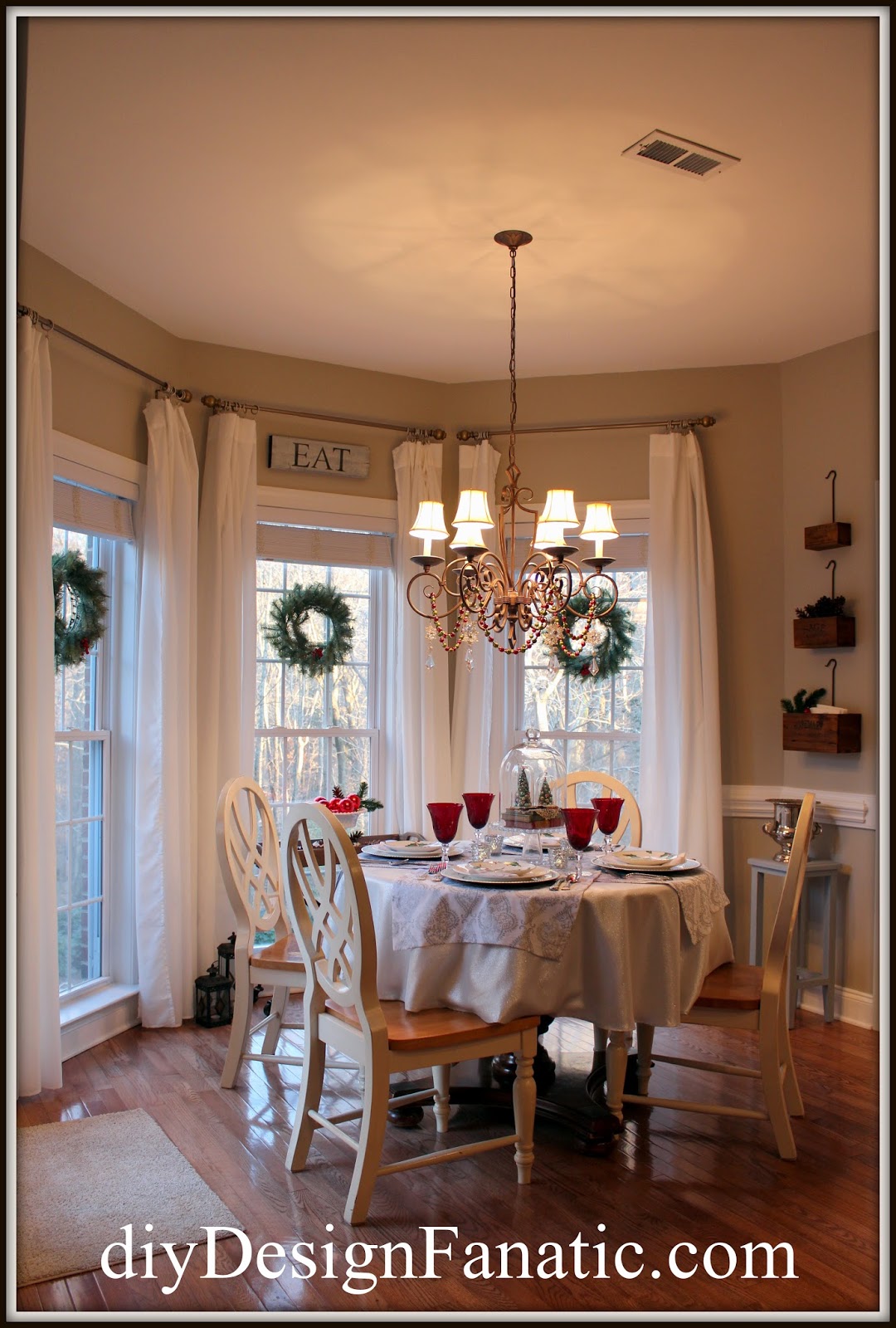 Christmas, Breakfast Room, Christmas tablescape, Christmas decorating, Christmas decorating