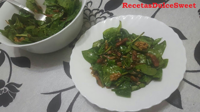 http://cocina-2016.blogspot.com.es/2016/01/ensalada-templada-de-espinacas-y-bacon.html