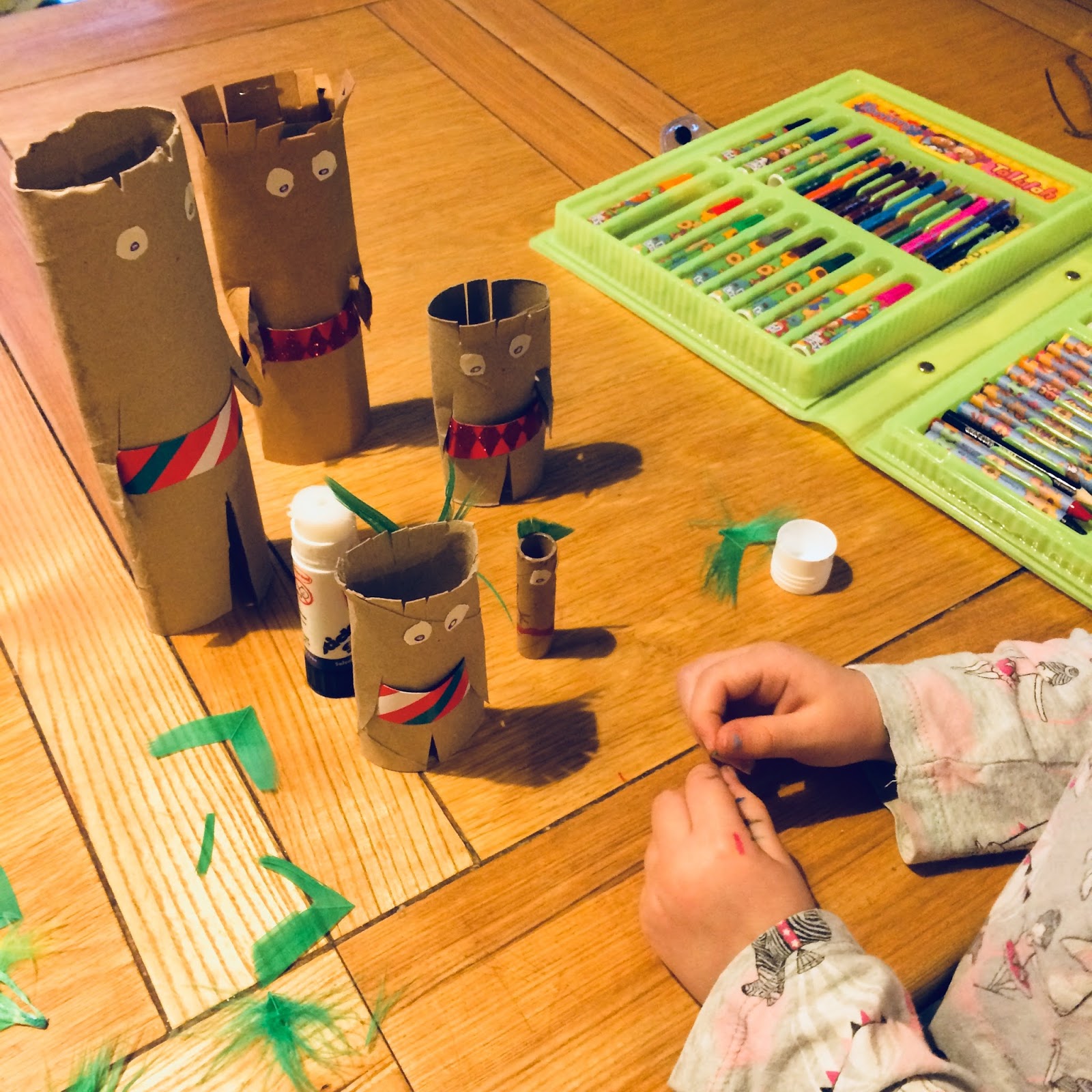 Rainbowsaretoobeautiful Make your own StickMan Family with this kids