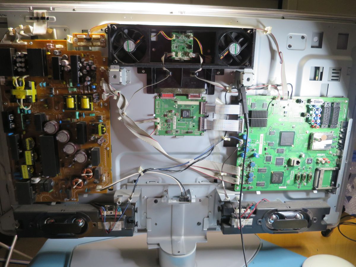 Ok, service manual readily available at elektrotanya.com. The Philips  manuals from those