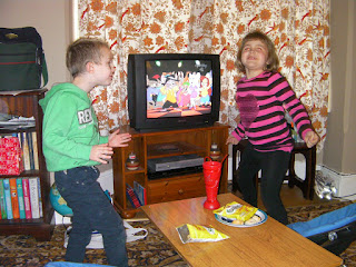 dancing to tom and jerry cartoon music