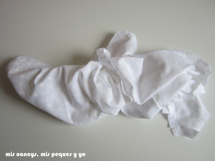 mis nancys, mis peques y yo, tutorial DIY cojín con forma de estrella de Navidad, girar estrella