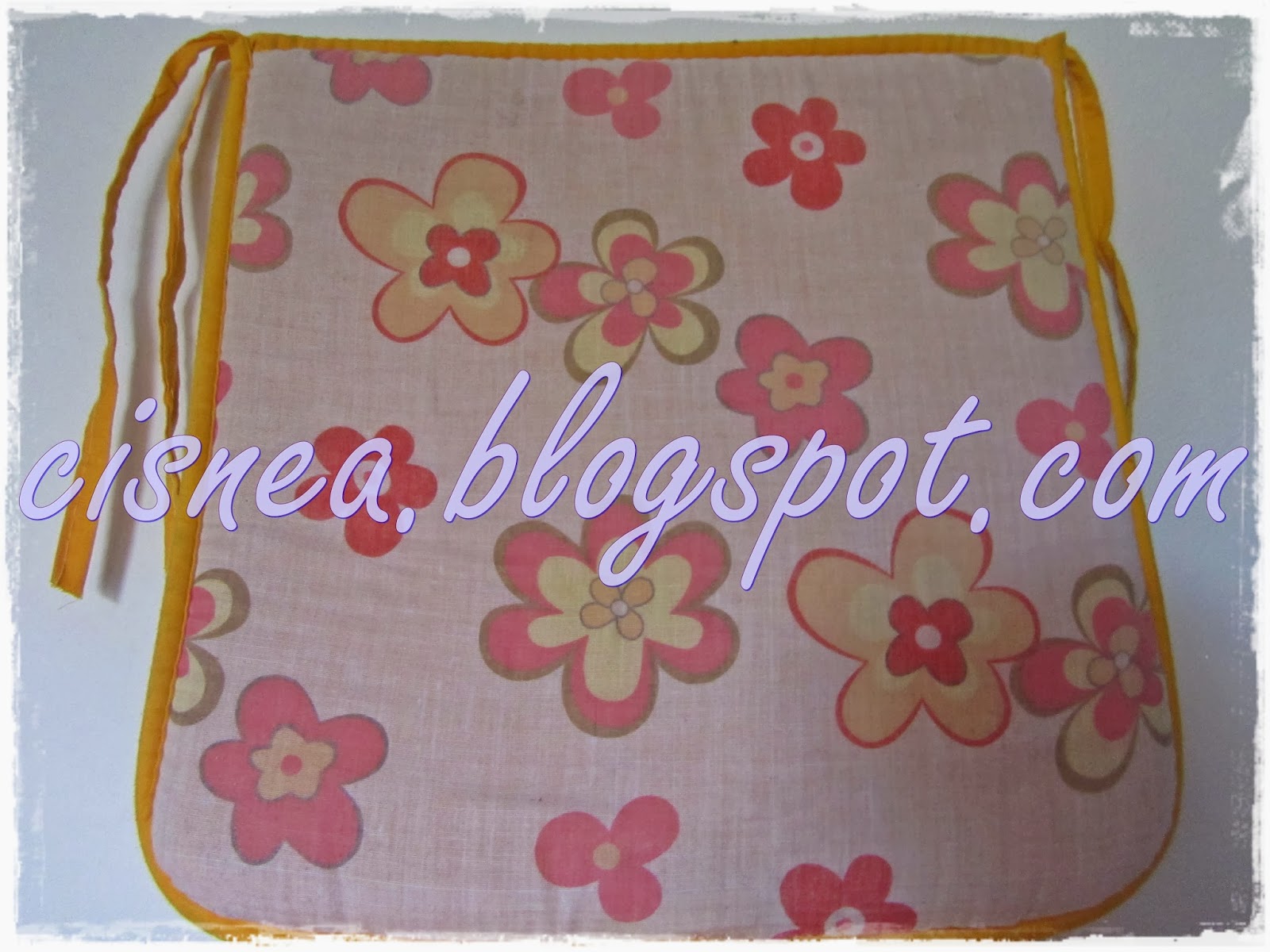 El rincón de Soraya: RENOVAR TUS COJINES DE LAS SILLAS DE LA COCINA