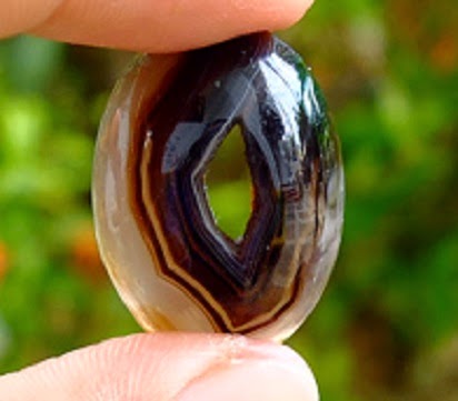 Ciri Ciri Dan Khasiat Kerikil Akik Combong