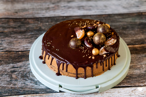 Кулинарный фотодневник: Шоколадный торт с вареной сгущенкой и карамельными  семечками