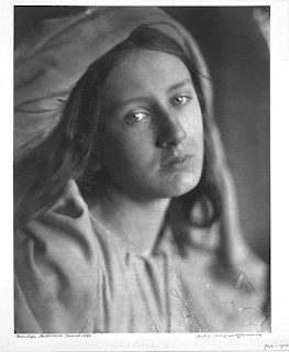 Review: Julia Margaret Cameron Marta Weiss