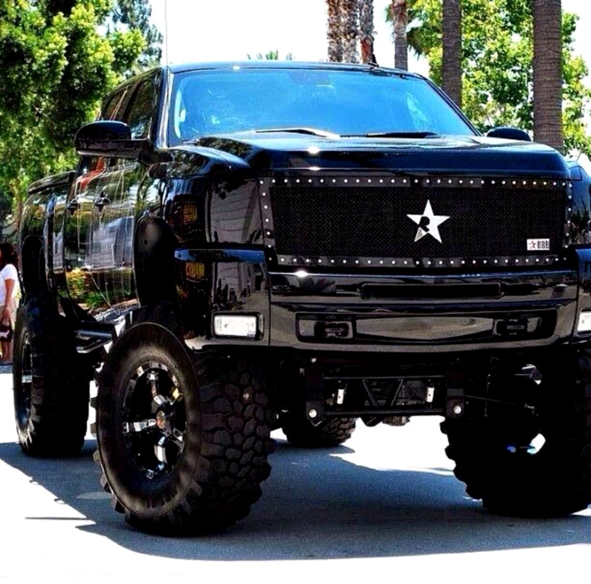 Lifted Trucks Best Wallpapers HD Collection