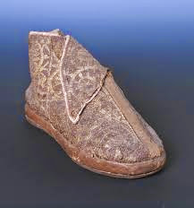 History of Boots: Boots of the early Middle Ages