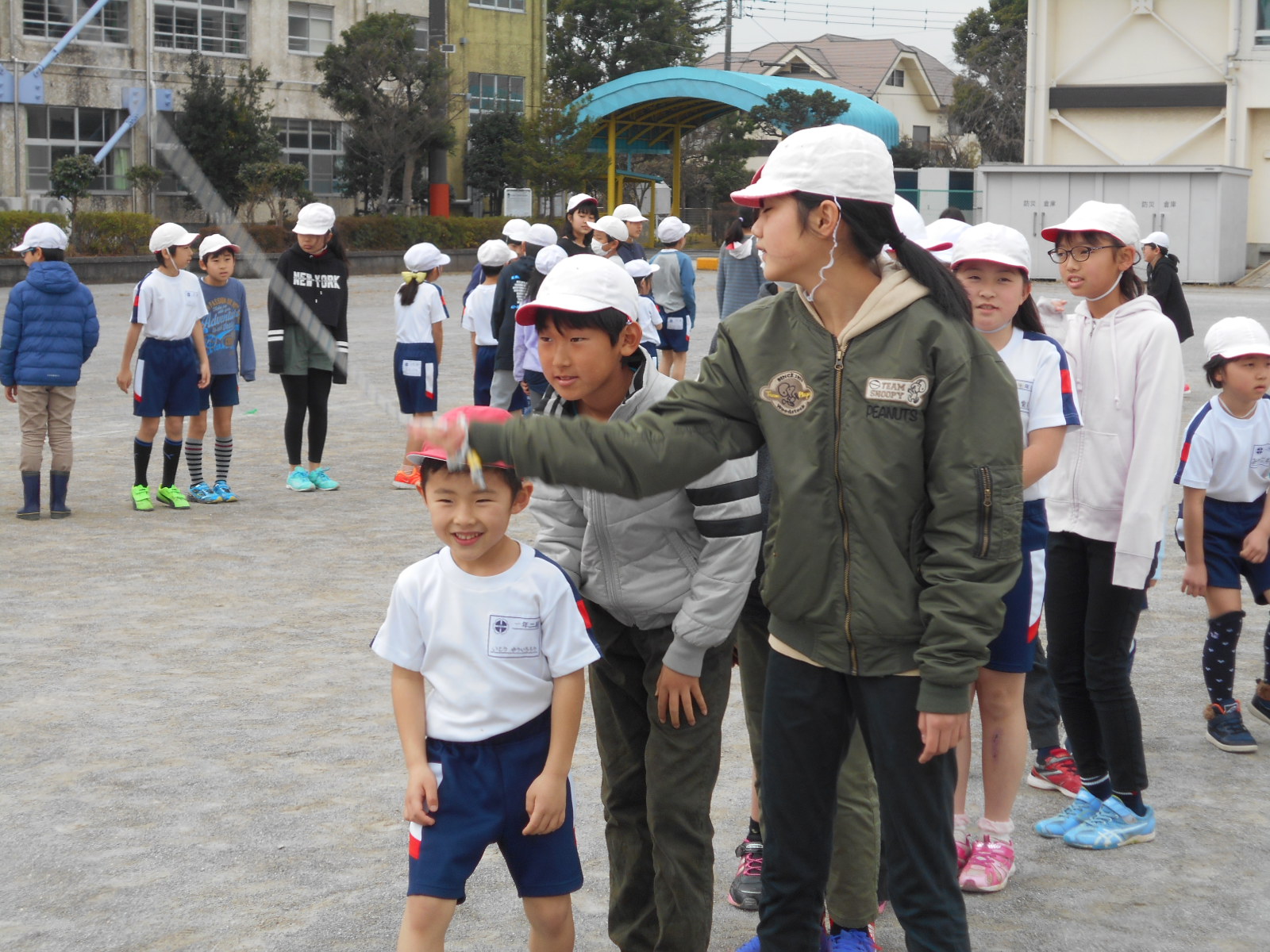 千葉県市川市立稲越小学校のニュース ぽかぽかギネス（ながなわ大会）