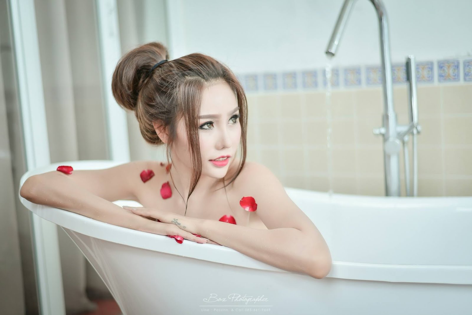 Hot Photo Model On Bathtub