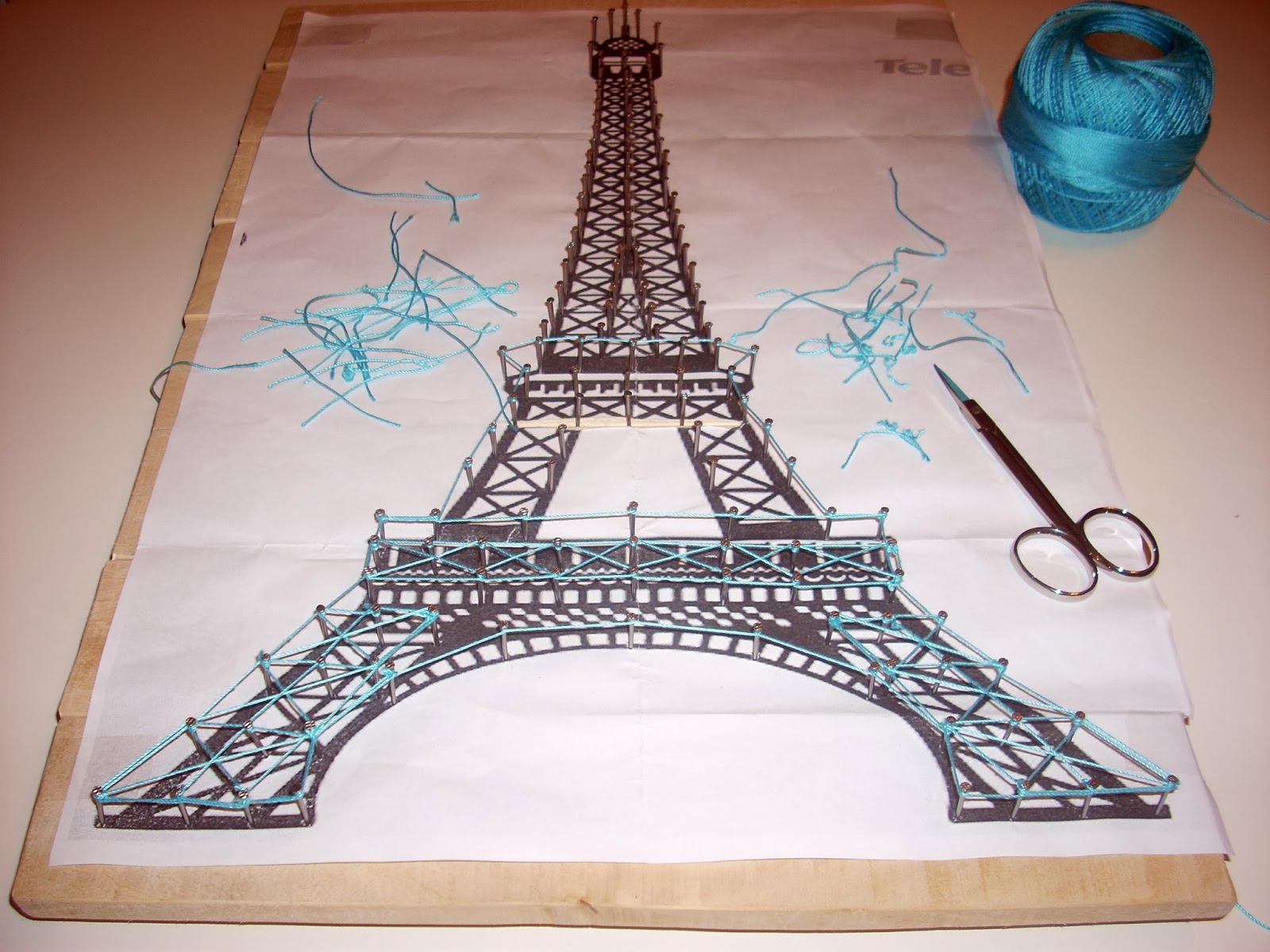 DIY Torre Eiffel de Hilo