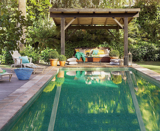 Decoração de casa de praia em branco e verde. Blog Achados de Decoração
