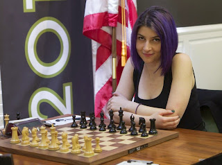 Tatev Abrahamyan rattrape Krush et Zatonskih pour les départages du championnat d'échecs américain