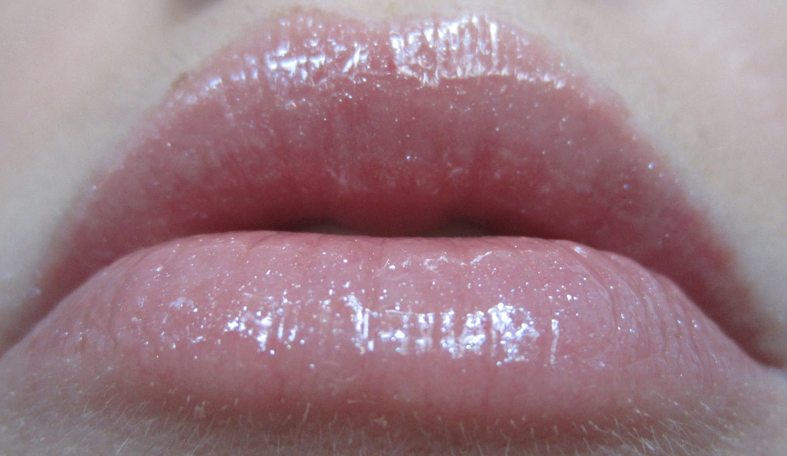 Белорусский блеск для губ. Орифлейм помада для губ с блестками.