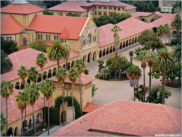 Universidad de Stanford Inner Quad Courtyard & Memorial Church