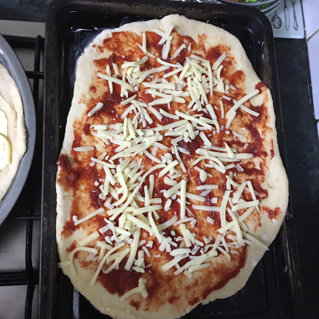 Cooking with the boys: Homemade Pizza