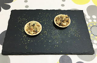 Cheese tartlets with walnuts, mushrooms and walnuts