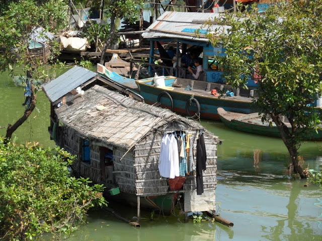 Visitar CHONG KNEAS, uma aldeia flutuante no lago Tomle Sap | Cambodja