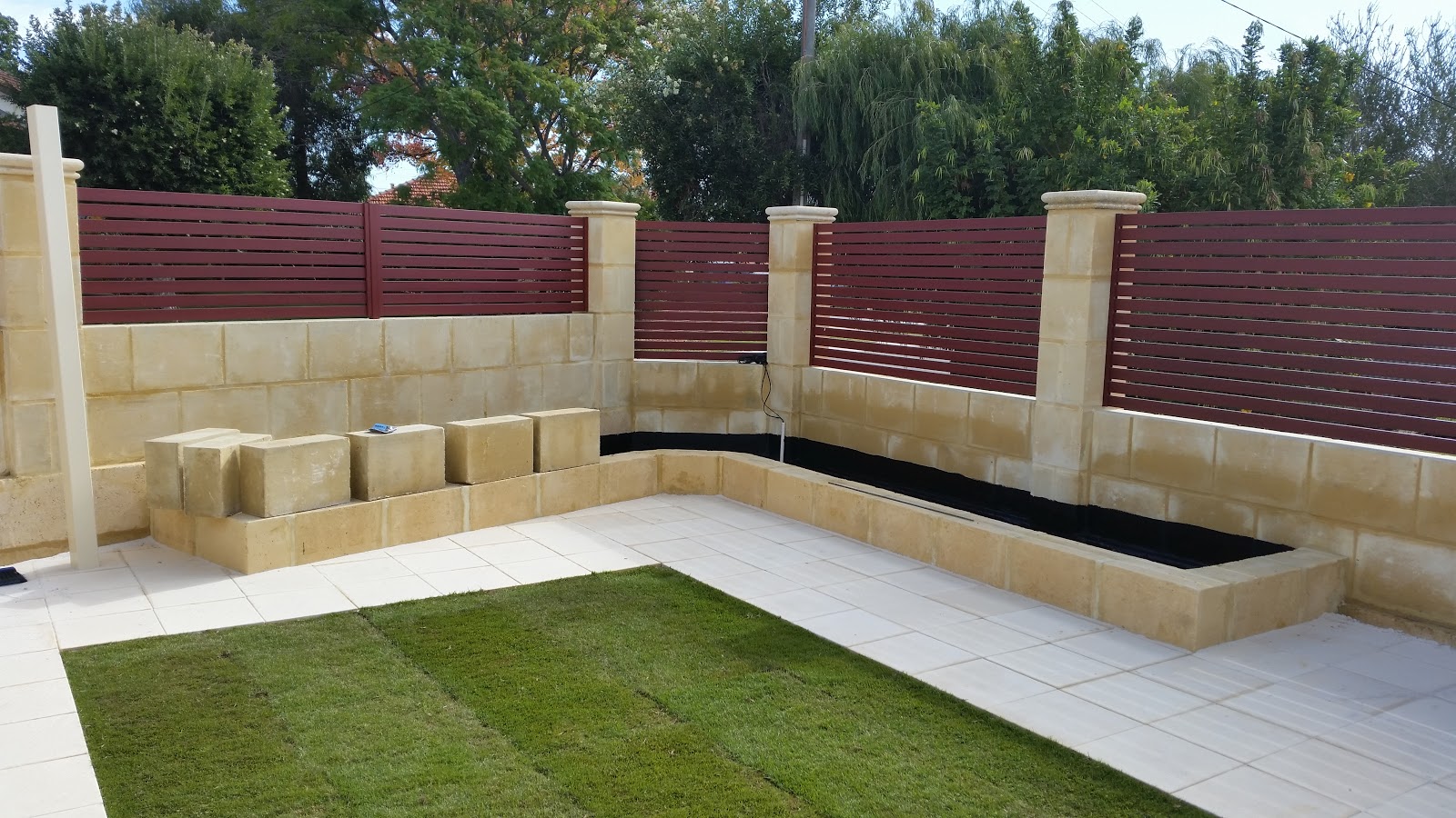 Jarrah Jungle Courtyard Garden Waterproofing The Limestone Garden Bed