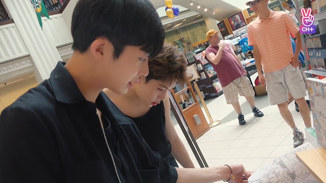 사복 입을 때 세월호 팔찌 하는 아이돌.jpg | 인스티즈